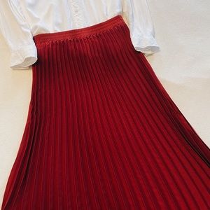 Pleated Mid-Length Skirt